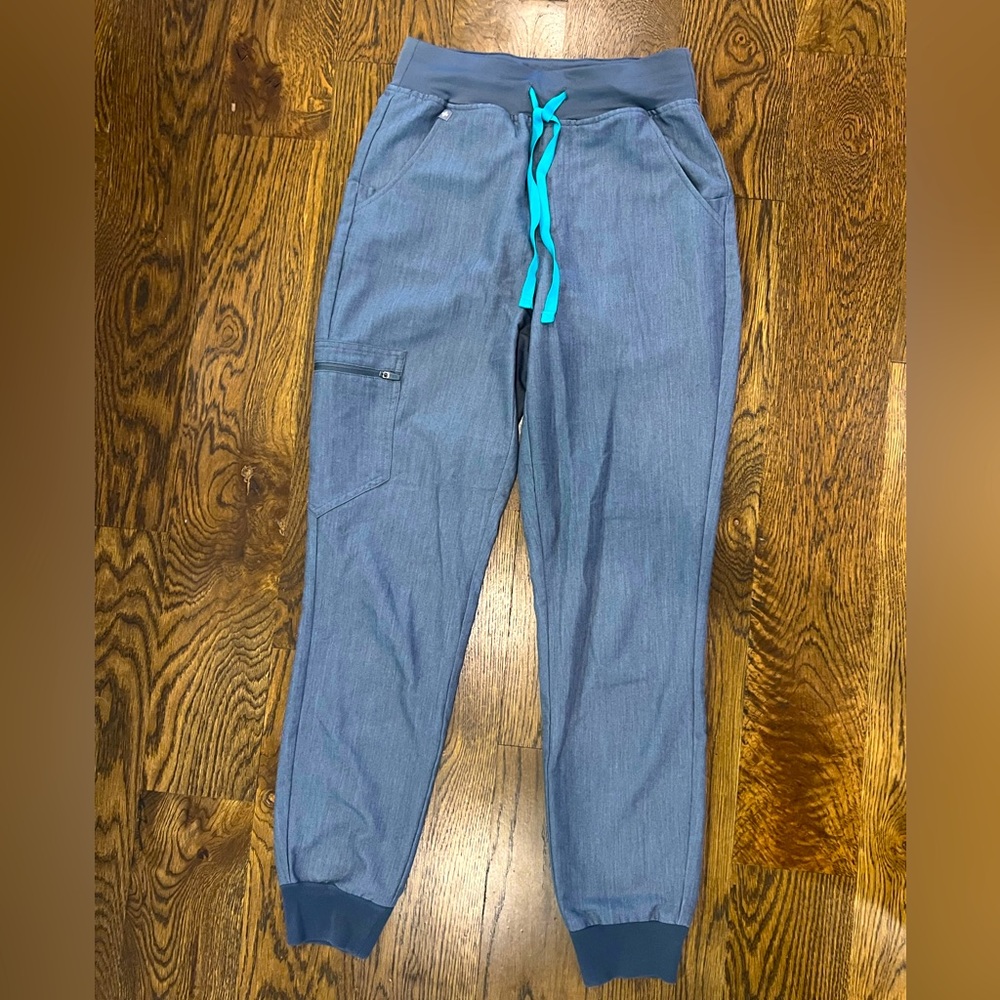 FIGS XS High Waisted Zamora Jogger Scrub Pants in Grey